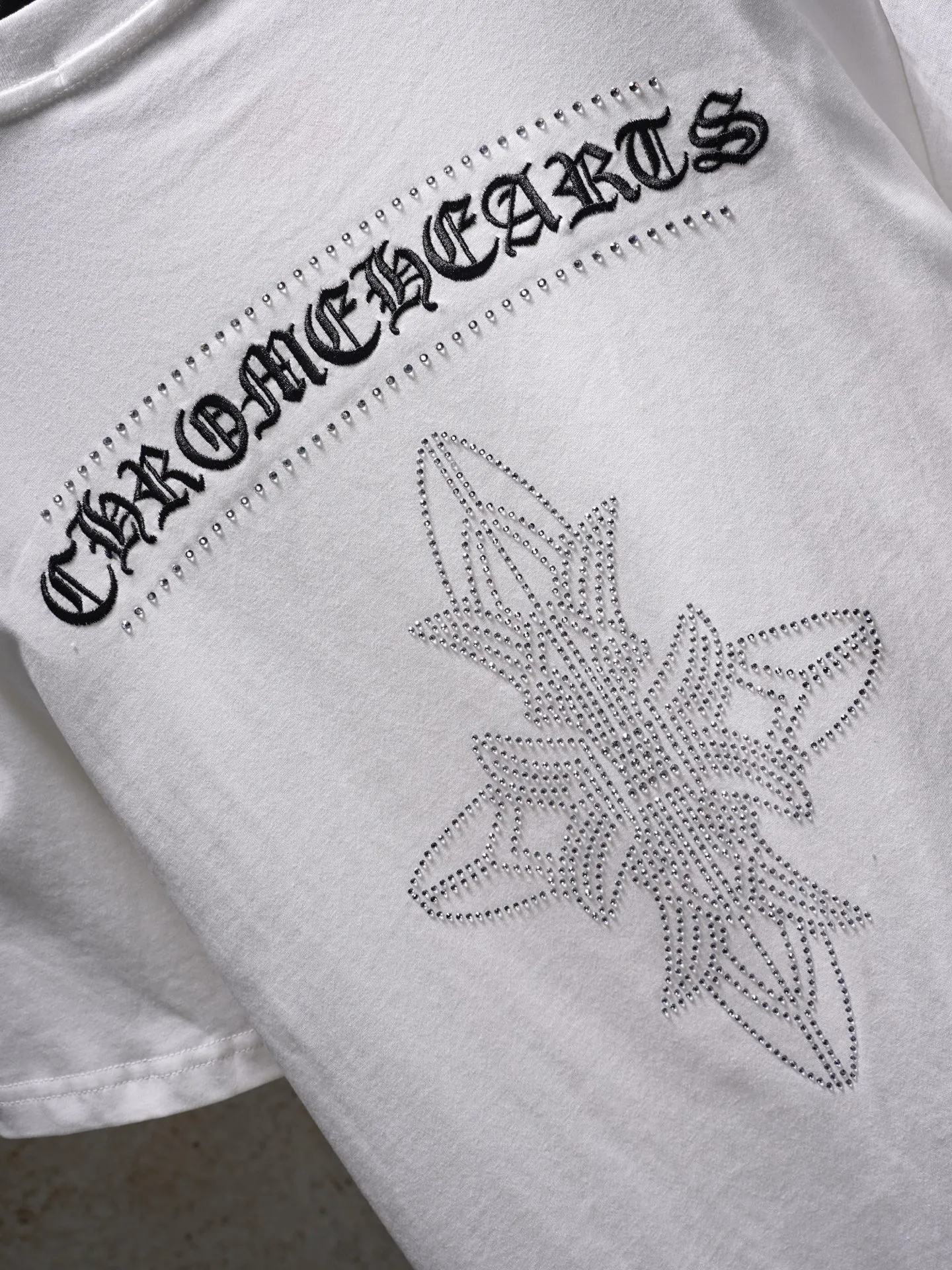 100 Chtome Hearta/ T g， ， 。 Same Style , 。 ， Series， 。 ! ， ， 。 ， ， ， ， ！ ， ，Breathable ， ， ， ， ！ ：Black、White Size：S-XL